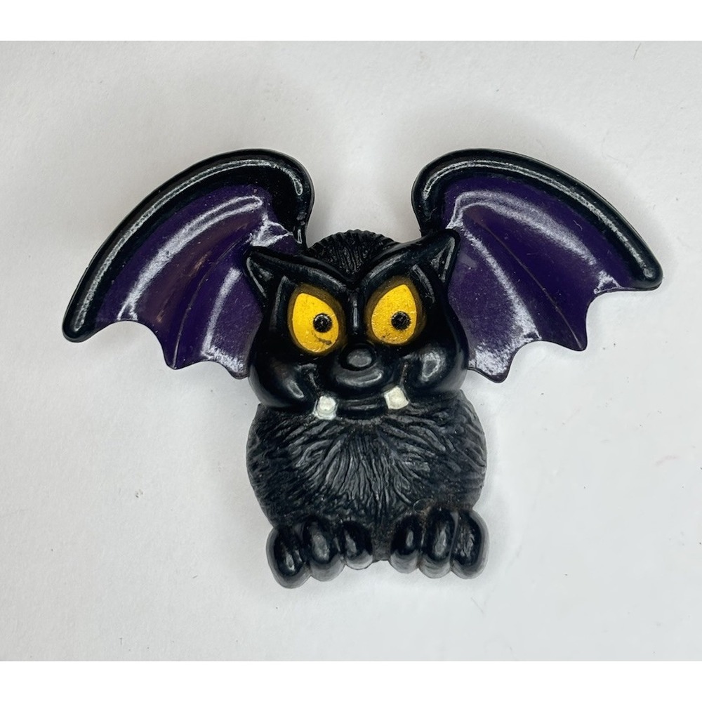 Hallmark PIN Halloween Vintage BAT Vampire Moves Swings 1988 Holiday Brooch